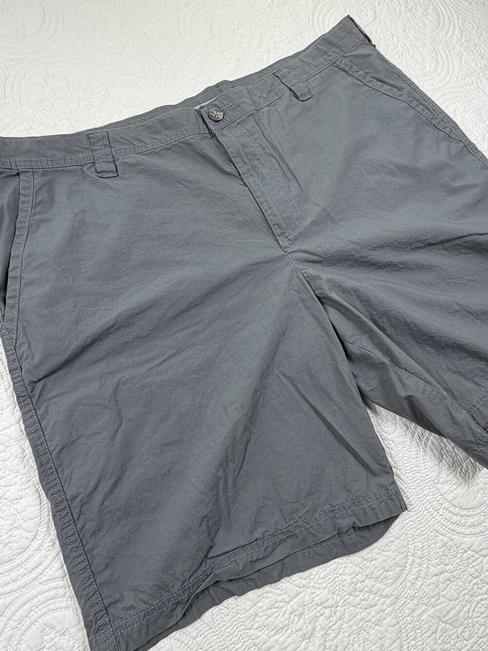 Columbia Men’s Shorts Size 42 Gray 10” Inseam Cotton Flat Front Casual